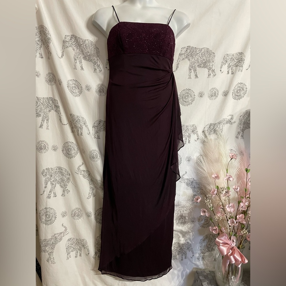Women’s size 10 Alex Evenings Deep Purple Burgundy Evening Gown Excellent Cond